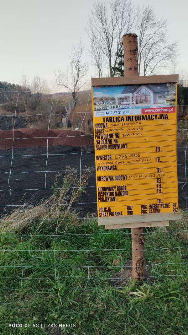 Teren należący do klubu, przeznaczony pod działalność sportu i rekreacji, w trakcie budowy
