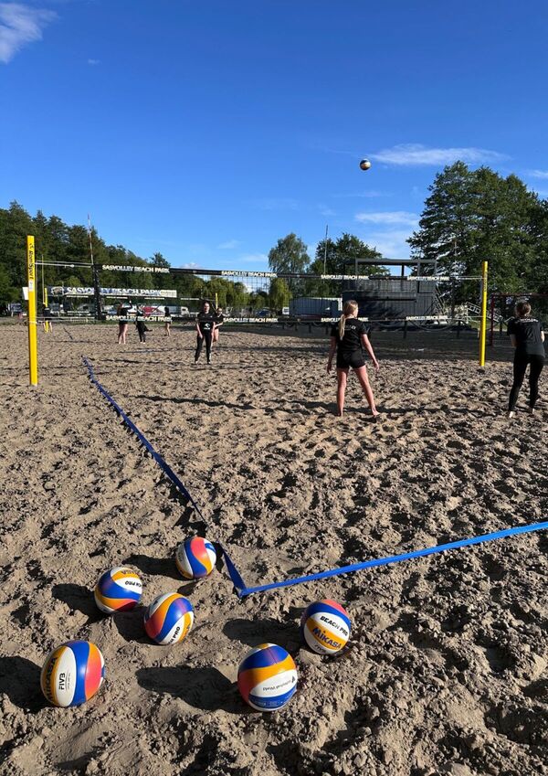 Kompleks boisk do siatkówki plażowej