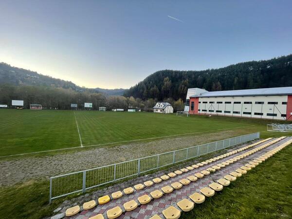 Boisko sportowe w Piwnicznej - Zdroju (stadion sportowy)